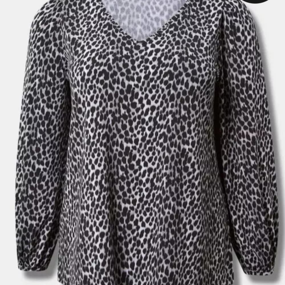 Torrid Studio Knit V-Neck Puff Long Sleeve Top PLUS SIZE